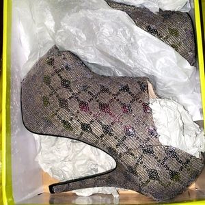 High heels never worn